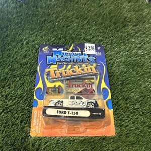 2003 Muscle Machines Truckin Ford F-150 1:64 TM03-03 White Flames Sealed